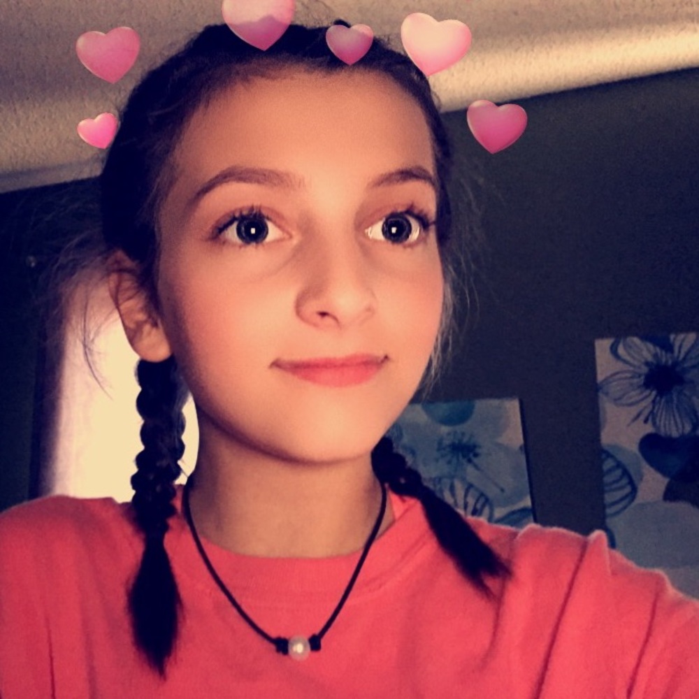 Meet your Posher, Alydia